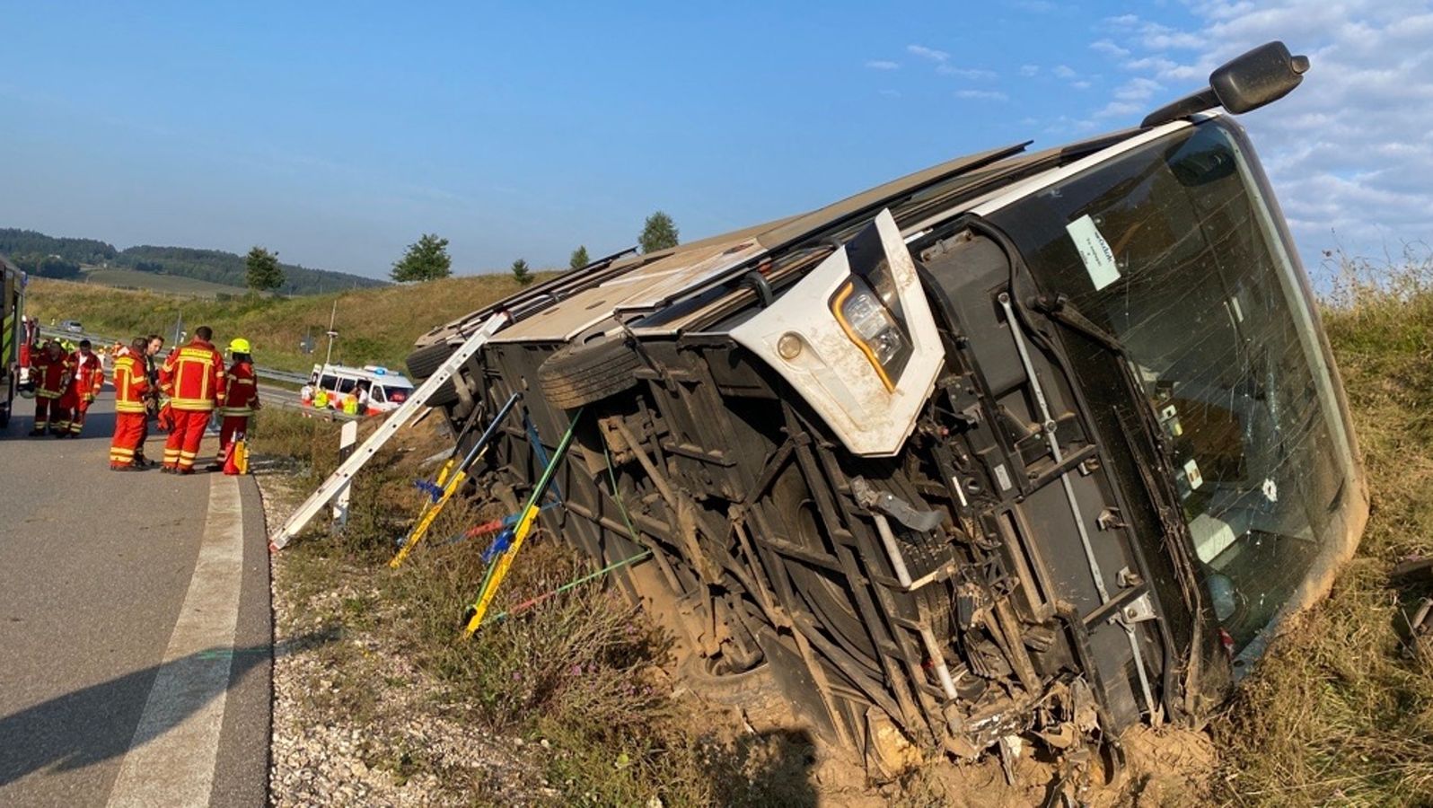 Как могут наказать водителя грузовика за смертельное ДТП с военными автобусами на Новой Риге